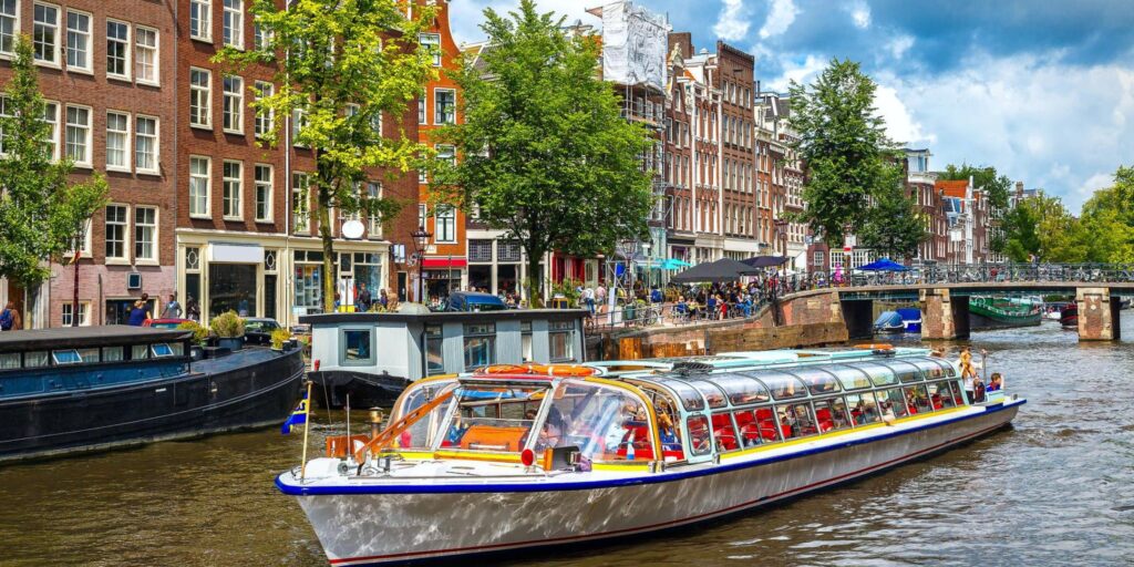 คลองอัมสเตอร์ดัม (canal Cruise)