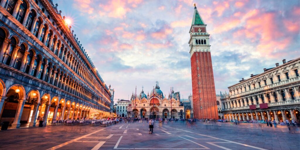จัตุรัสซานมาร์โค (piazza San Marco)