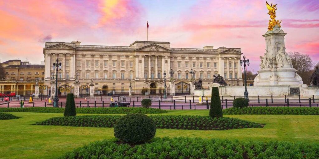 พระราชวังบักกิงแฮม (buckingham Palace)