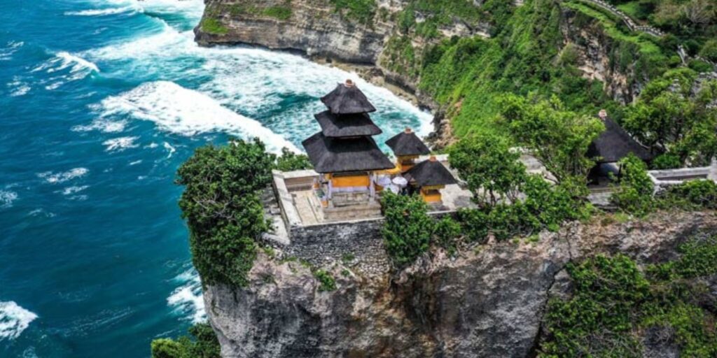 วัดอูลูวาตู (uluwatu Temple)